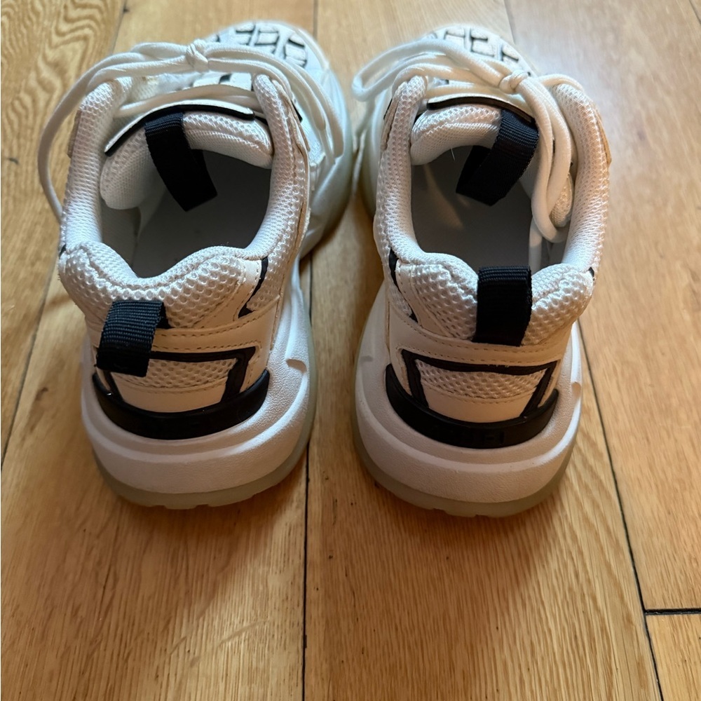 Amiri Bone Runner Off White/Black Sneakers - Picture 5 of 10
